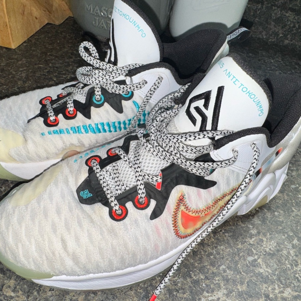 Nike Giannis Immortality ‘Force Field’